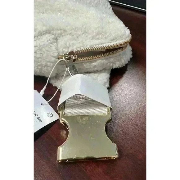 Lululemon Large Belt Bag White/Gold Fleece Unis everywhere belt bag plush fleece - Picture 8 of 11